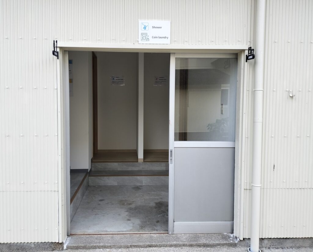 シャワールーム入口