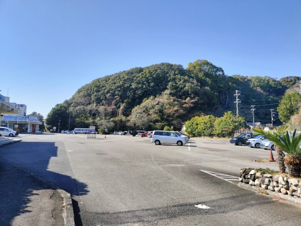 串本海中公園-駐車場