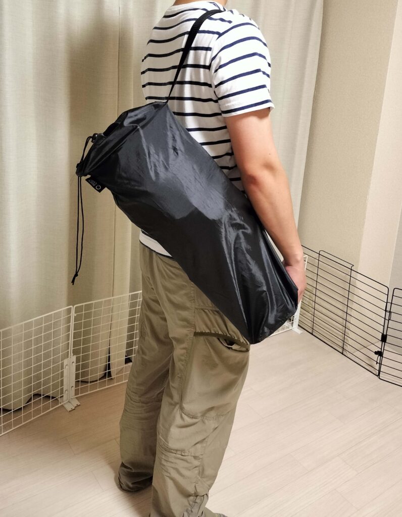 ドッグコット背負った状態
